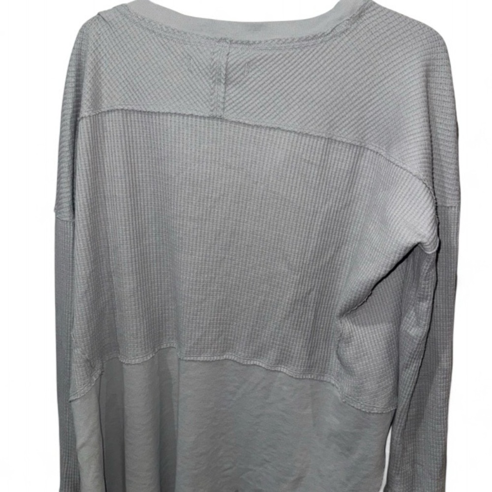 We The Free Light Gray Waffle Knit V-Neck Pullover - Picture 3 of 3